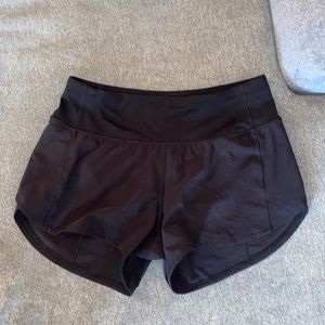 Lululemon Speed Up Mid-Rise Lined Short 4" - Black, Size 4